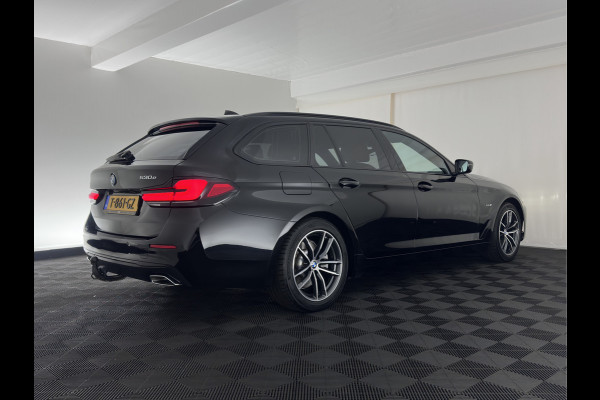 BMW 5 Serie Touring 530e Business Edition Plus (Plug-in) (INCL.BTW) *LEATHER | FULL-LED | MEMORY-PACK | HEATED-COMFORTSEATS | NAVI-FULLMAP | PRIVACY-GLASS | ECC | PDC | CRUISE | 18''ALU | TOWBAR*