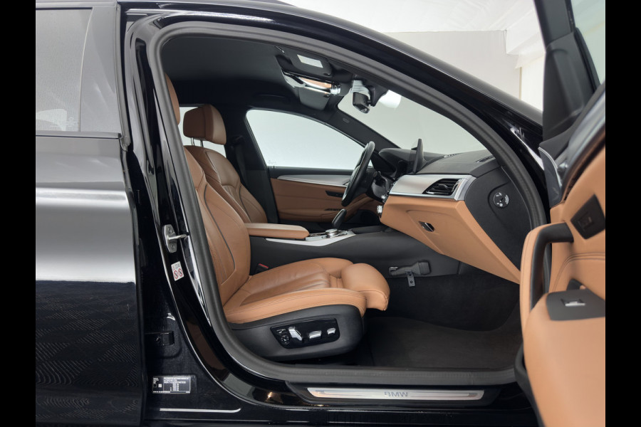 BMW 5 Serie Touring 530e Business Edition Plus (Plug-in) (INCL.BTW) *LEATHER | FULL-LED | MEMORY-PACK | HEATED-COMFORTSEATS | NAVI-FULLMAP | PRIVACY-GLASS | ECC | PDC | CRUISE | 18''ALU | TOWBAR*