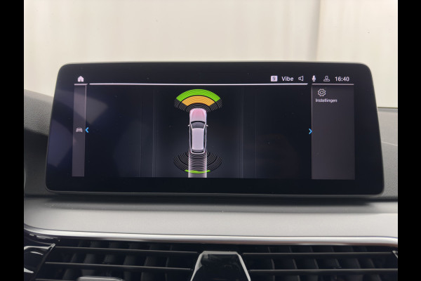BMW 5 Serie Touring 530e Business Edition Plus (Plug-in) (INCL.BTW) *LEATHER | FULL-LED | MEMORY-PACK | HEATED-COMFORTSEATS | NAVI-FULLMAP | PRIVACY-GLASS | ECC | PDC | CRUISE | 18''ALU | TOWBAR*