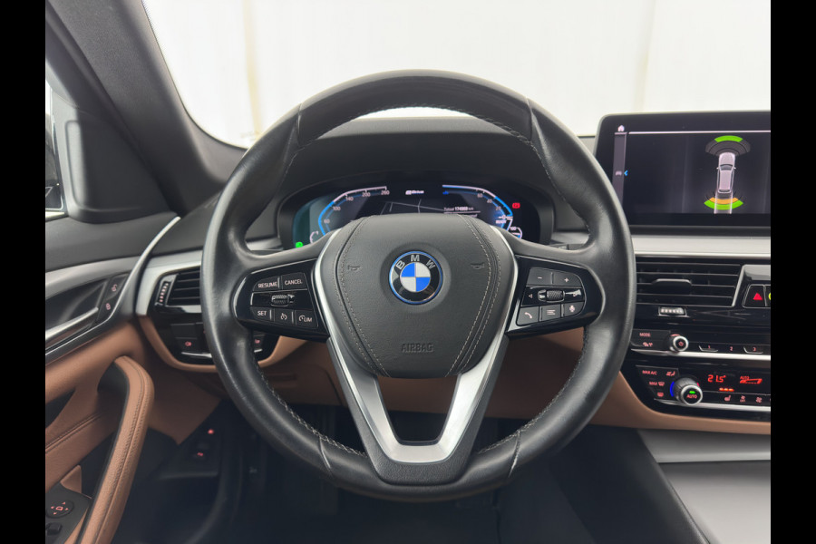 BMW 5 Serie Touring 530e Business Edition Plus (Plug-in) (INCL.BTW) *LEATHER | FULL-LED | MEMORY-PACK | HEATED-COMFORTSEATS | NAVI-FULLMAP | PRIVACY-GLASS | ECC | PDC | CRUISE | 18''ALU | TOWBAR*