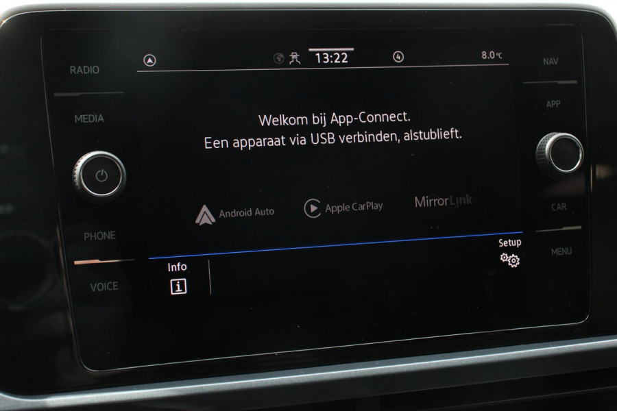 Volkswagen T-Roc 1.5 TSI 150pk Automaat Style Navigatie Apple Carplay/Android Auto Parkeersensoren Camera Adaptive Cruise Control Blind Spot Assist Park Assist Stoel- en stuurverwarming Elektrische achterklep LED-koplampen