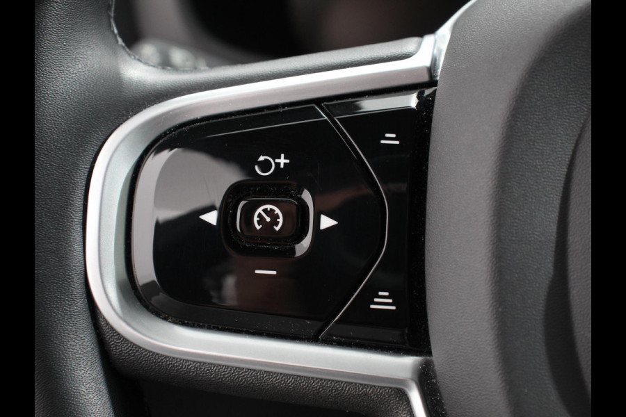 Volvo V60 2.0 B4 R-Design Navigatie Camera Climate Control Parkeer Sensoren Cruise Control Adaptive Verwarmde voorstoelen Lichtmetalen Velgen