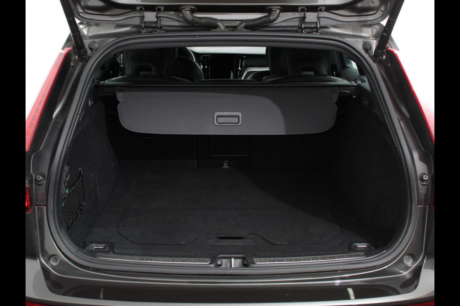 Volvo V60 2.0 B4 R-Design Navigatie Camera Climate Control Parkeer Sensoren Cruise Control Adaptive Verwarmde voorstoelen Lichtmetalen Velgen