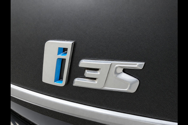 BMW i3 S 120Ah 42 kWh RoadStyle Edition, warmtepomp, harman/cardon, vele opties, 1 e eigenaar, Origineel NL auto met nap