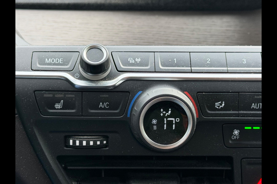 BMW i3 S 120Ah 42 kWh RoadStyle Edition, warmtepomp, harman/cardon, vele opties, 1 e eigenaar, Origineel NL auto met nap