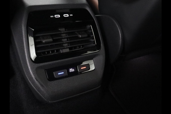 Volkswagen ID.4 Tech 77 kWh SOH 90% | 360 Camera | LED | Trekhaak | Navigatie |