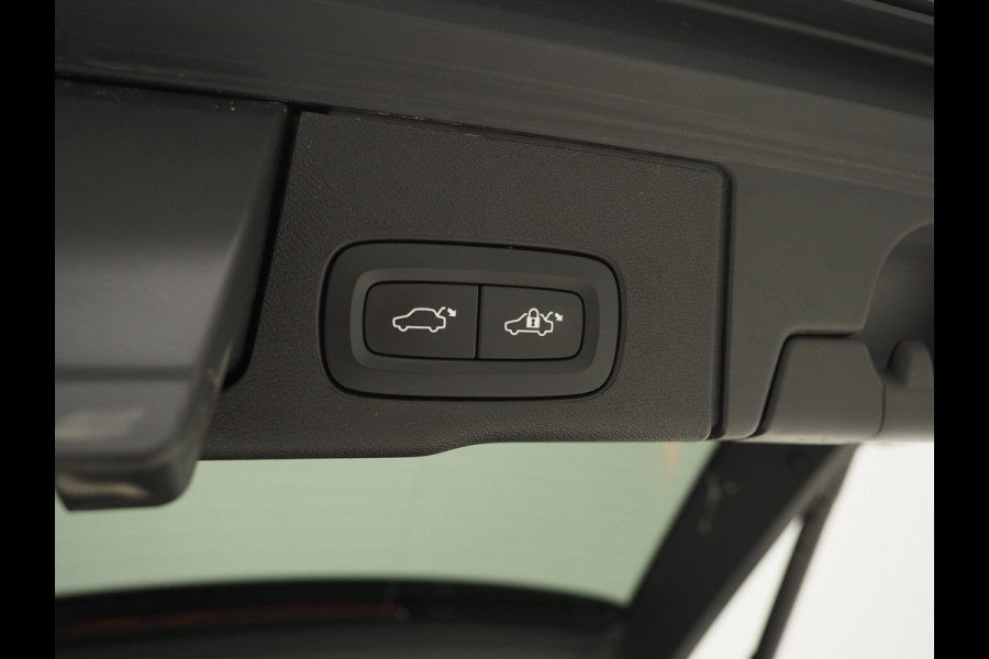 Volvo XC60 2.0 T6 Plug-in hybrid AWD Long Range | Panoramadak | Pilot Assist | 360 | Stoel/stuurverwarming | Keyless | Carplay
