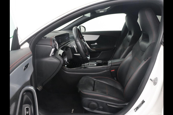 Mercedes-Benz CLA-Klasse Shooting Brake 180 Business Solution AMG | Stoelverwarming | LED | Navigatie | Camera |