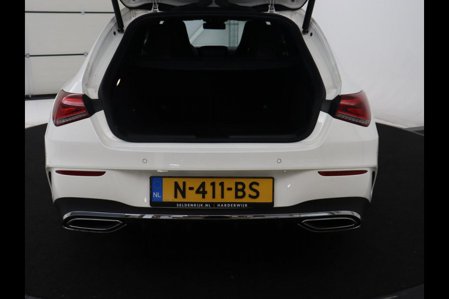 Mercedes-Benz CLA-Klasse Shooting Brake 180 Business Solution AMG | Stoelverwarming | LED | Navigatie | Camera |