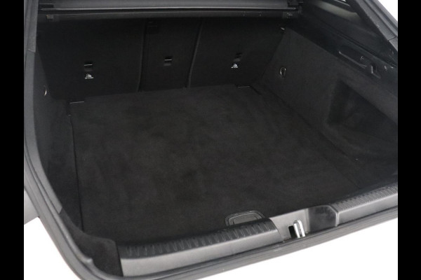 Mercedes-Benz CLA-Klasse Shooting Brake 180 Business Solution AMG | Stoelverwarming | LED | Navigatie | Camera |