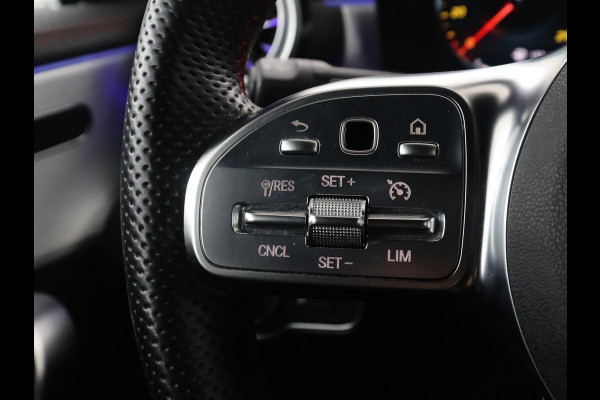 Mercedes-Benz CLA-Klasse Shooting Brake 180 Business Solution AMG | Stoelverwarming | LED | Navigatie | Camera |