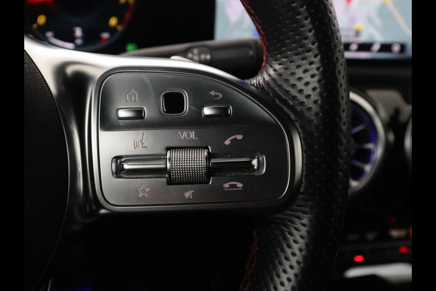 Mercedes-Benz CLA-Klasse Shooting Brake 180 Business Solution AMG | Stoelverwarming | LED | Navigatie | Camera |