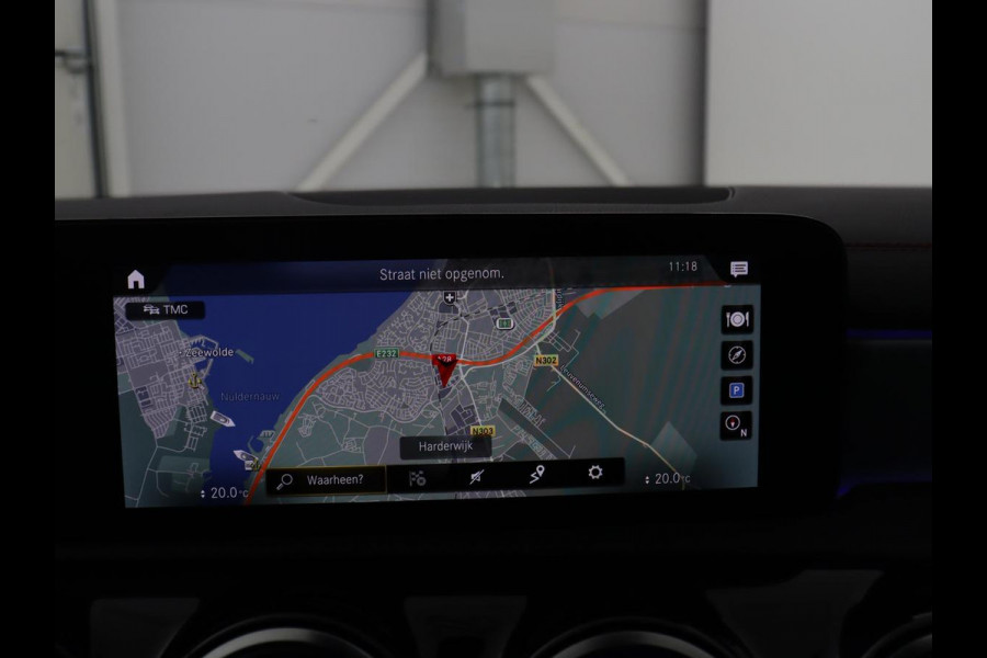 Mercedes-Benz CLA-Klasse Shooting Brake 180 Business Solution AMG | Stoelverwarming | LED | Navigatie | Camera |