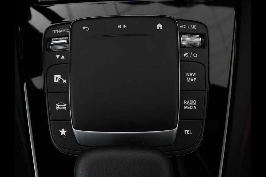 Mercedes-Benz CLA-Klasse Shooting Brake 180 Business Solution AMG | Stoelverwarming | LED | Navigatie | Camera |