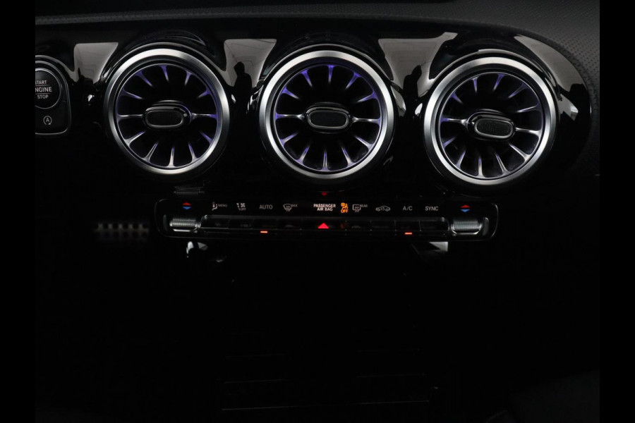 Mercedes-Benz CLA-Klasse Shooting Brake 180 Business Solution AMG | Stoelverwarming | LED | Navigatie | Camera |