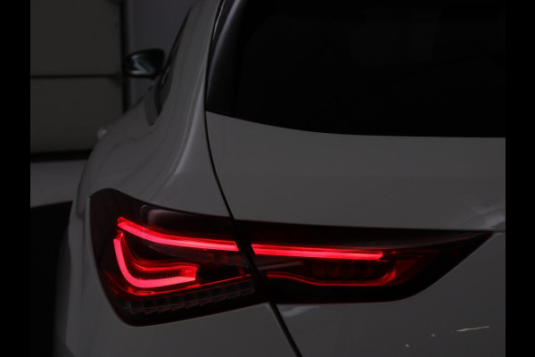 Mercedes-Benz CLA-Klasse Shooting Brake 180 Business Solution AMG | Stoelverwarming | LED | Navigatie | Camera |