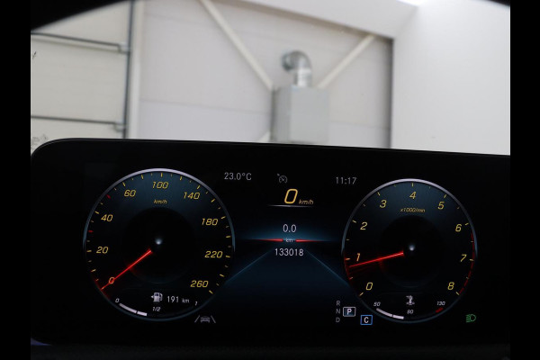 Mercedes-Benz CLA-Klasse Shooting Brake 180 Business Solution AMG | Stoelverwarming | LED | Navigatie | Camera |