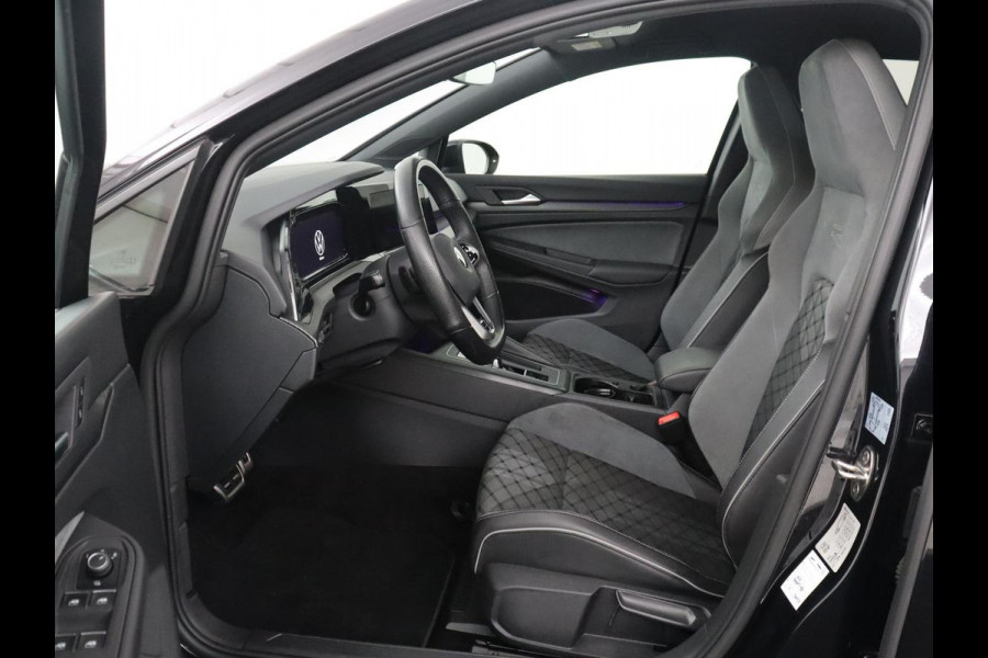 Volkswagen Golf Variant 1.5 eTSI R-Line | Trekhaak | Navigatie | LED | Stoelverwarming |