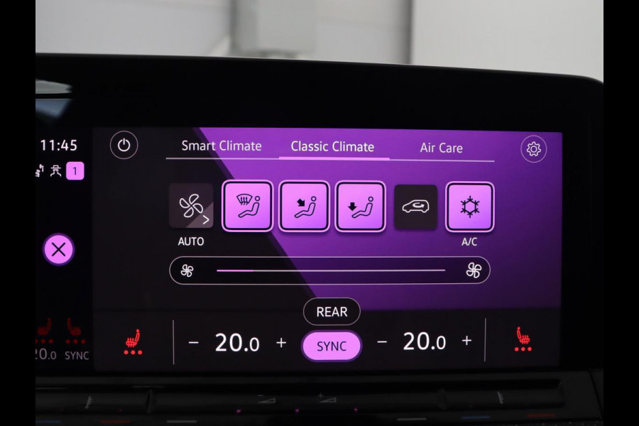 Volkswagen Golf Variant 1.5 eTSI R-Line | Trekhaak | Navigatie | LED | Stoelverwarming |