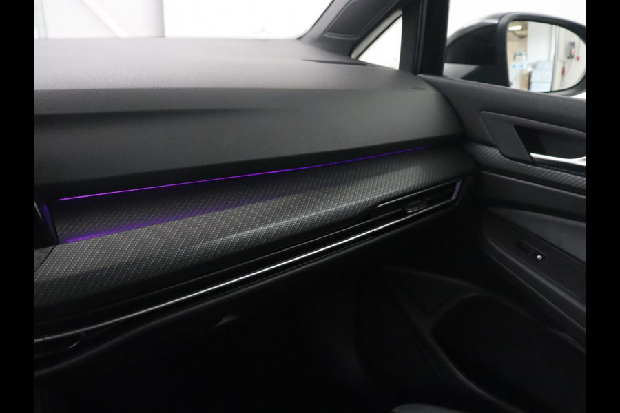 Volkswagen Golf Variant 1.5 eTSI R-Line | Trekhaak | Navigatie | LED | Stoelverwarming |