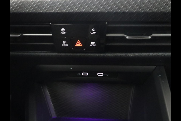 Volkswagen Golf Variant 1.5 eTSI R-Line | Trekhaak | Navigatie | LED | Stoelverwarming |