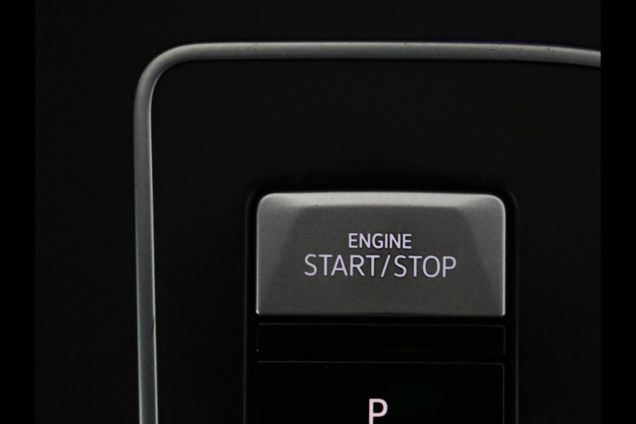 Volkswagen Golf Variant 1.5 eTSI R-Line | Trekhaak | Navigatie | LED | Stoelverwarming |