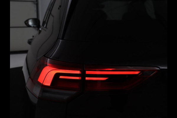 Volkswagen Golf Variant 1.5 eTSI R-Line | Trekhaak | Navigatie | LED | Stoelverwarming |