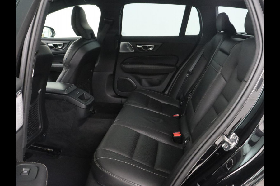 Volvo V60 2.0 T6 AWD Inscription 310PK Inscription | Bowers & Wilkins | Panoramadak | Head Up | Trekhaak | LED | Stoelverwarming | Stoelkoeling | Adaptive cruise | 360 camera | Memory |