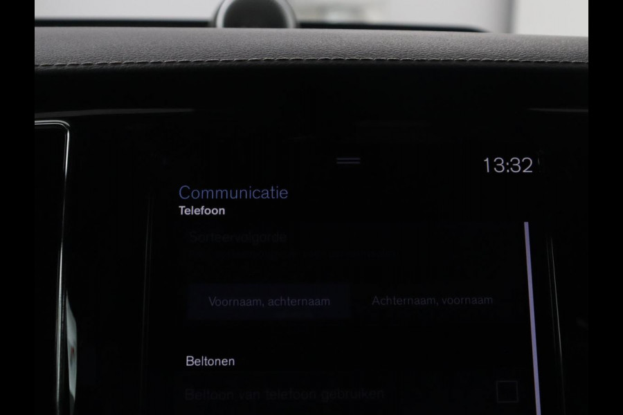 Volvo V60 2.0 T6 AWD Inscription 310PK Inscription | Bowers & Wilkins | Panoramadak | Head Up | Trekhaak | LED | Stoelverwarming | Stoelkoeling | Adaptive cruise | 360 camera | Memory |