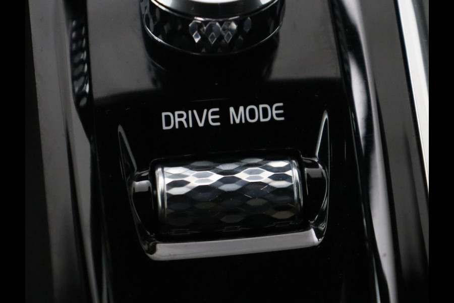 Volvo V60 2.0 T6 AWD Inscription 310PK Inscription | Bowers & Wilkins | Panoramadak | Head Up | Trekhaak | LED | Stoelverwarming | Stoelkoeling | Adaptive cruise | 360 camera | Memory |