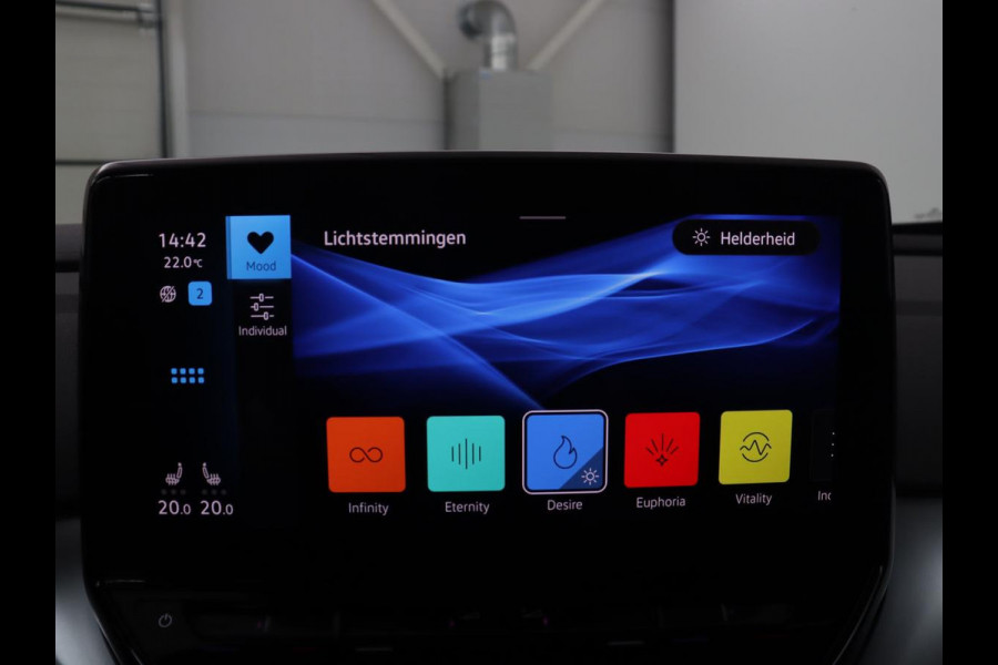 Volkswagen ID.4 First 77 kWh SOG 89,3% | Trekhaak | Camera | LED | Stoelverwarming | Apple Carplay |