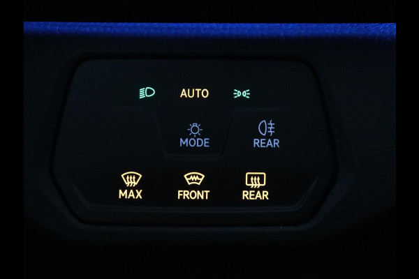 Volkswagen ID.4 First 77 kWh SOG 89,3% | Trekhaak | Camera | LED | Stoelverwarming | Apple Carplay |