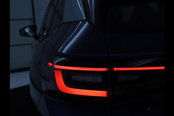 Volkswagen ID.4 First 77 kWh SOG 89,3% | Trekhaak | Camera | LED | Stoelverwarming | Apple Carplay |