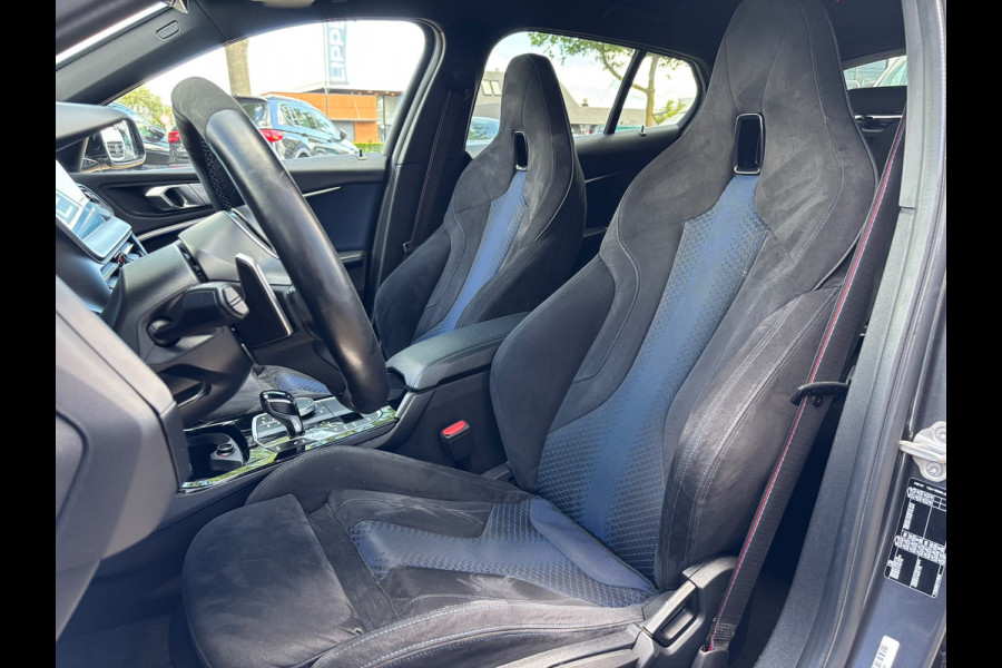 BMW 1-serie 118d High Executive | M Pakket | Shadow Line | Apple Carplay | Achterruitrijcamera
