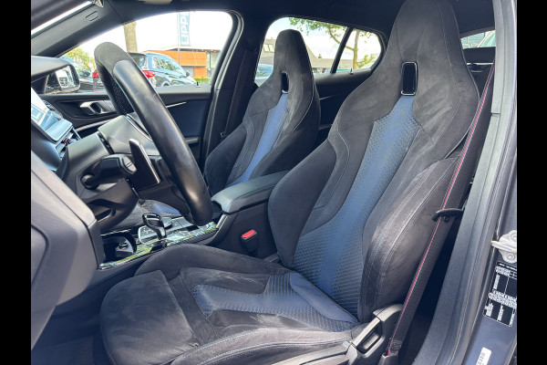 BMW 1-serie 118d High Executive | M Pakket | Shadow Line | Apple Carplay | Achterruitrijcamera