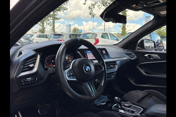 BMW 1-serie 118d High Executive | M Pakket | Shadow Line | Apple Carplay | Achterruitrijcamera