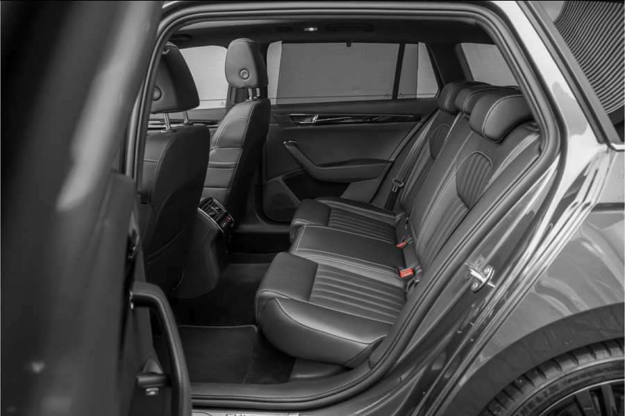 Škoda Superb Combi 1.4 TSI iV Laurin & Klement Pano ACC Trekhaak
