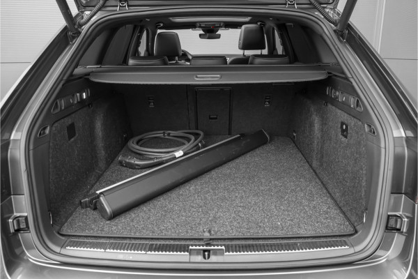 Škoda Superb Combi 1.4 TSI iV Laurin & Klement Pano ACC Trekhaak