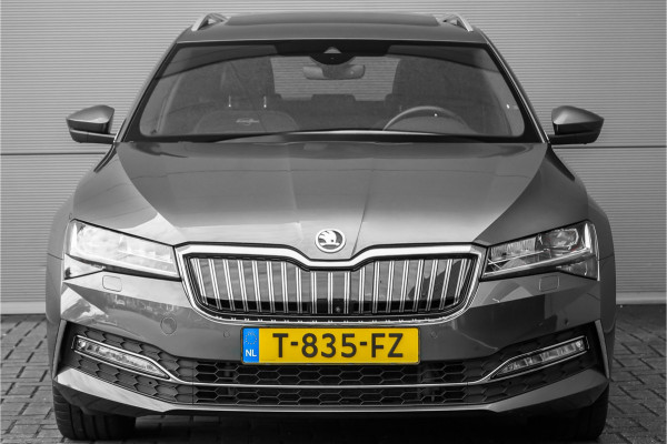 Škoda Superb Combi 1.4 TSI iV Laurin & Klement Pano ACC Trekhaak