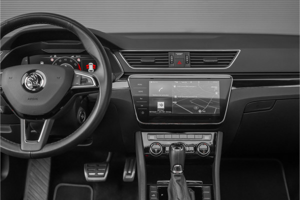 Škoda Superb Combi 1.4 TSI iV Laurin & Klement Pano ACC Trekhaak