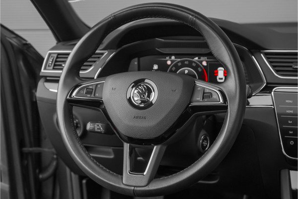 Škoda Superb Combi 1.4 TSI iV Laurin & Klement Pano ACC Trekhaak