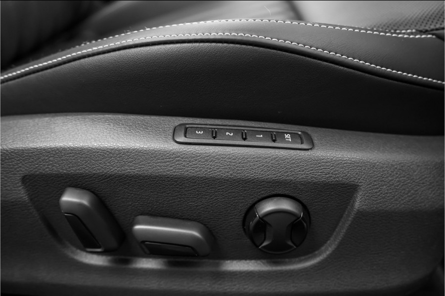 Škoda Superb Combi 1.4 TSI iV Laurin & Klement Pano ACC Trekhaak