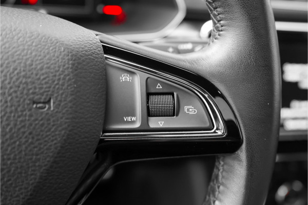 Škoda Superb Combi 1.4 TSI iV Laurin & Klement Pano ACC Trekhaak