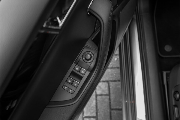 Škoda Superb Combi 1.4 TSI iV Laurin & Klement Pano ACC Trekhaak