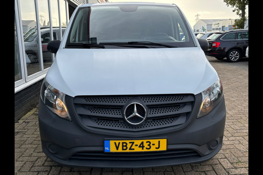 Mercedes-Benz Vito 111 CDI Lang | Trekhaak | 3 Zitplaatsen | Bluetooth | Airco