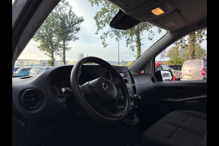 Mercedes-Benz Vito 111 CDI Lang | Trekhaak | 3 Zitplaatsen | Bluetooth | Airco