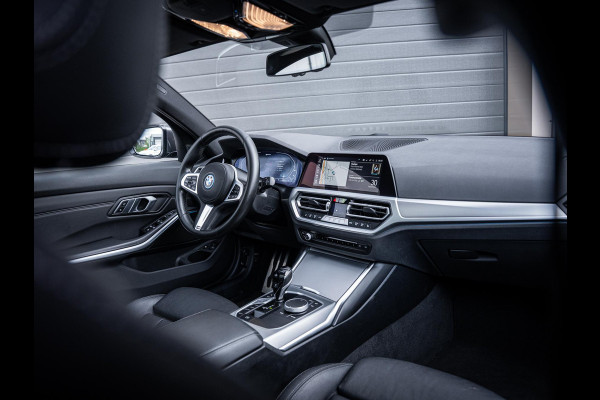 BMW 3 Serie Touring 320e High Executive M-Sport l Pano l ACC | Trekhaak l 360cam l ACC