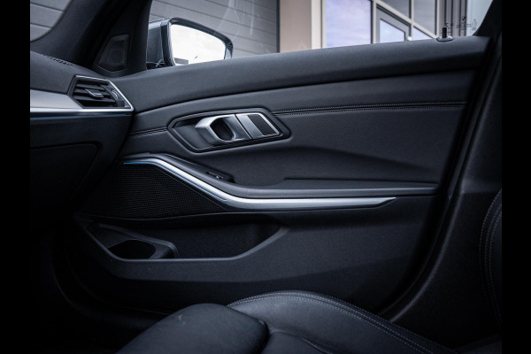 BMW 3 Serie Touring 320e High Executive M-Sport l Pano l ACC | Trekhaak l 360cam l ACC