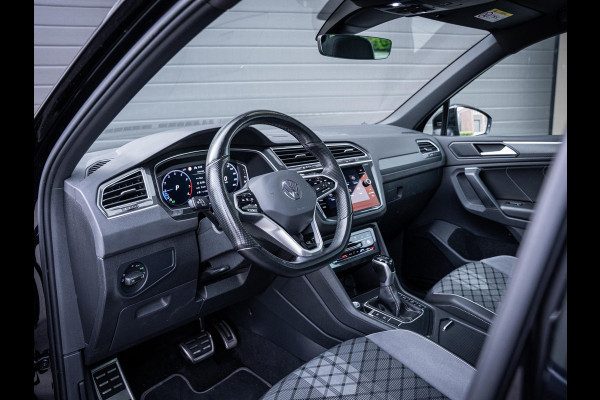 Volkswagen Tiguan 1.5 TSI 3x R-Line - IQ-L l Pano l Trekhaak l 360cam l Keyless
