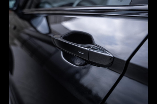 Volkswagen Tiguan 1.5 TSI 3x R-Line - IQ-L l Pano l Trekhaak l 360cam l Keyless